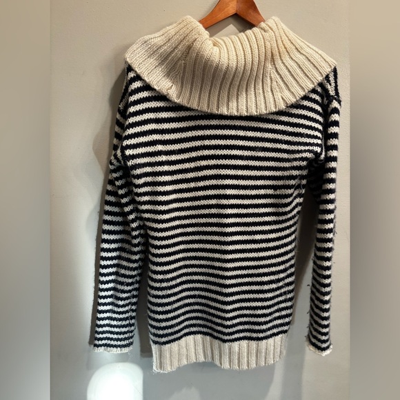 Banana Republic neck and Cream Striped cowl neck Sweater wool cabin core - Picture 7 of 12